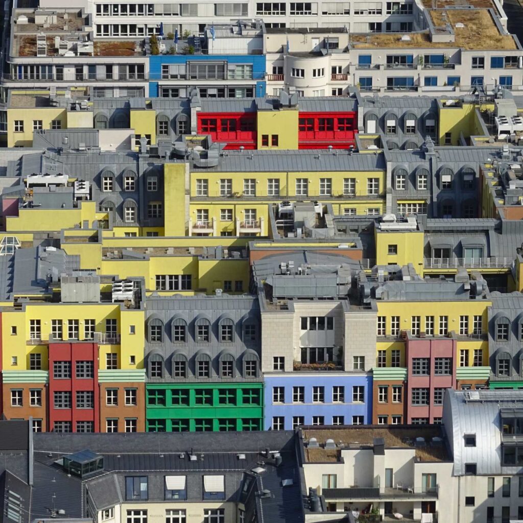 Photo d'immeubles colorés à Berlin vue depuis un ballon captif